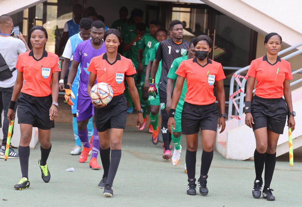 Deux arbitres togolais