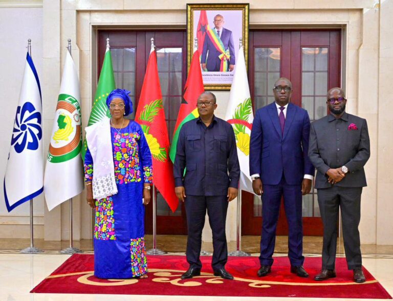 Guinée-Bissau : Le premier ministre s’effondre lors de son investiture et évacué vers Dakar (vidéo) Bissau : le Premier ministre évacué vers Dakar après un malaise