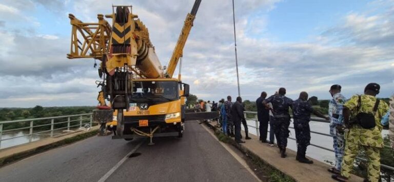 Drame sur la route : Un bus parti de Lomé sombre dans un fleuve au Bénin