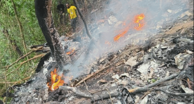 Ghana : Un hélicoptère militaire s’écrase avec huit personnes à bord Drame aérien au Ghana : un hélicoptère militaire s’écrase près d’Obuasi, faisant plusieurs morts