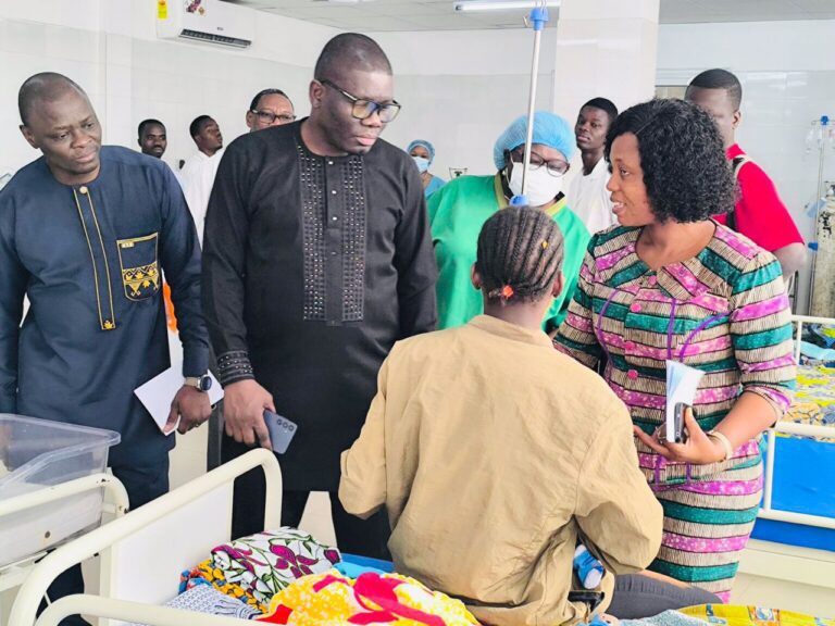 Togo : Le ministre de la Santé en visite de terrain à l’hôpital Mère-Enfant de Bè Tchin Darre salue l’entrée en service de l’hôpital Mère-Enfant de Bè