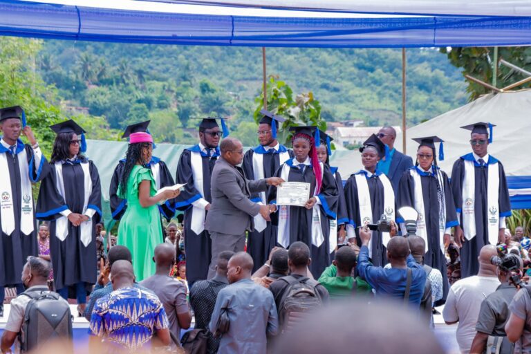 575 élèves professeurs diplômés de l’ENS d’Atakpamé