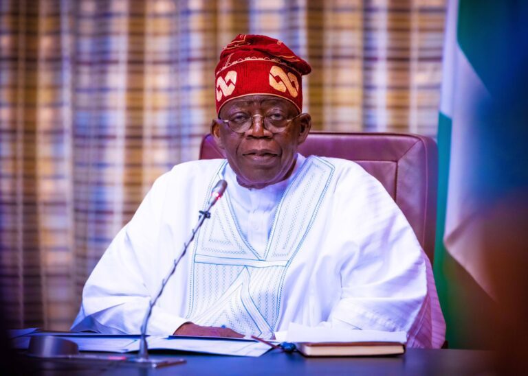 Nigeria : Bola Tinubu retire les escortes policières de tous ses ministres Un pasteur américain annonce une prophétie choc sur le président du Nigeria