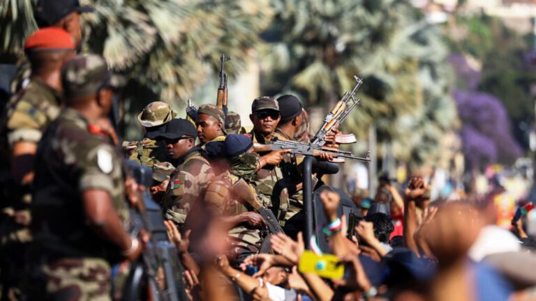 Madagascar : le colonel Michael Randrianirina prend le pouvoir