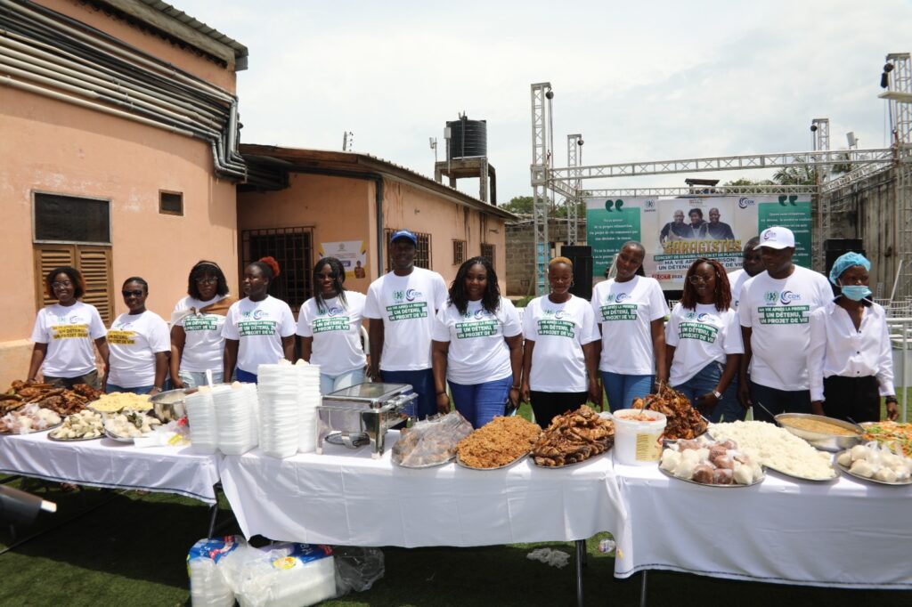 CDK-GROUP OFFRE UN BUFFET SOLIDAIRE AUX DÉTENUS DE LA PRISON CIVILE DE LOMÉ