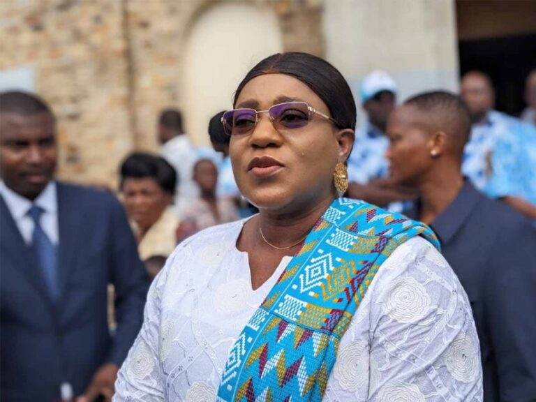 Togo : Yawa Djigbodi Tségan prend la tête de l’Office Togolais des recettes (OTR) Yawa Djigbodi Tségan prend la tête de l’Office Togolais des recettes (OTR)