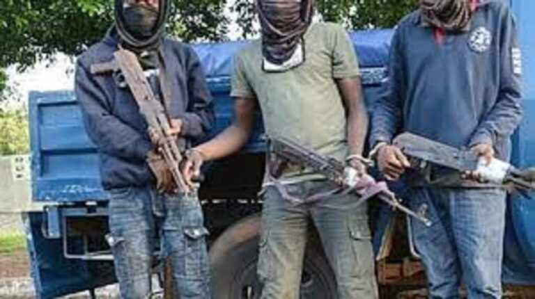 Braquage en plein jour à Lomé : tirs, panique et argent volé à Hedzranawoé !