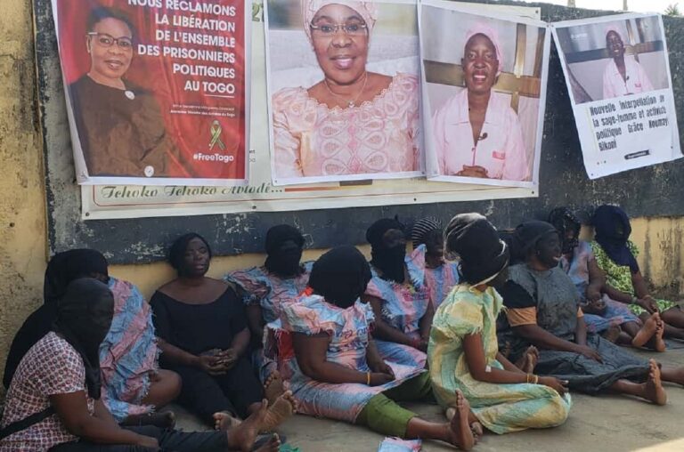 Togo : Des femmes en grève de la faim pour exiger la libération des détenus politiques Les femmes du parti « Les Démocrates » entament une grève de la faim