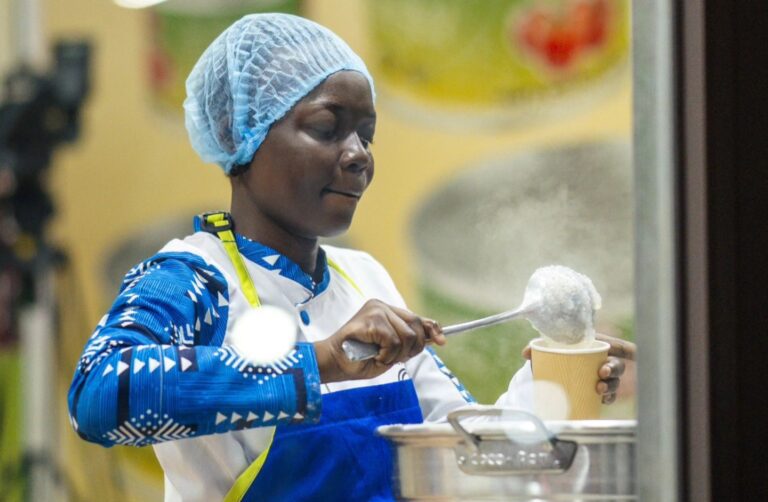 Guinness World Records : Celia Awoussi