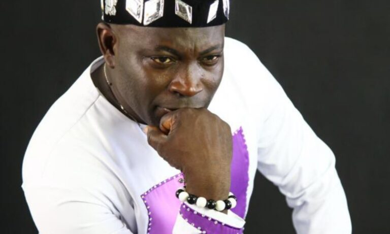King Mensah en deuil mère morte