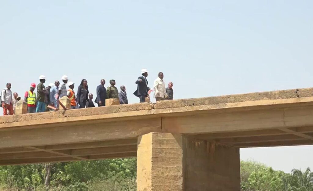 En direct de la Kéran : Faure Gnassingbé sur le terrain pour suivre la construction du nouveau pont modulaire