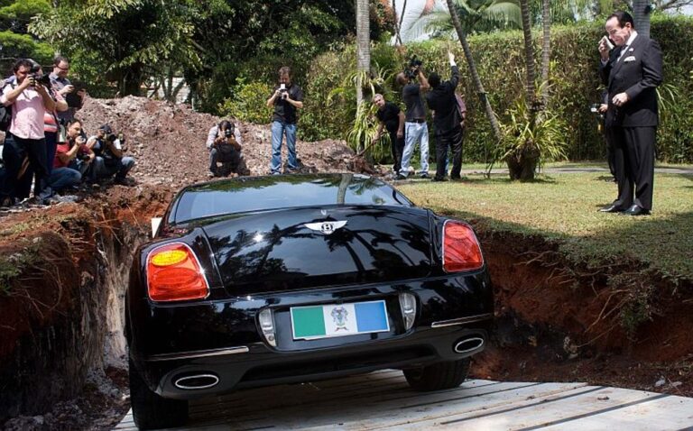 Chiquinho Scarpa enterrer sa Bentley Continental