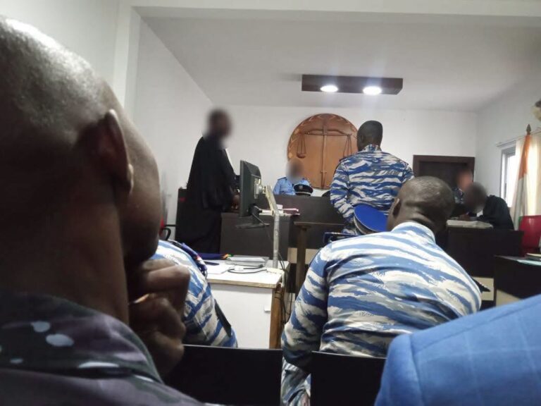 Filmé en train de racketter deux motards pour 5 000 francs, un policier envoyé en prison Filmé en train de "gérer" deux motards pour 5 000 francs, un adjudant finit direct en prison