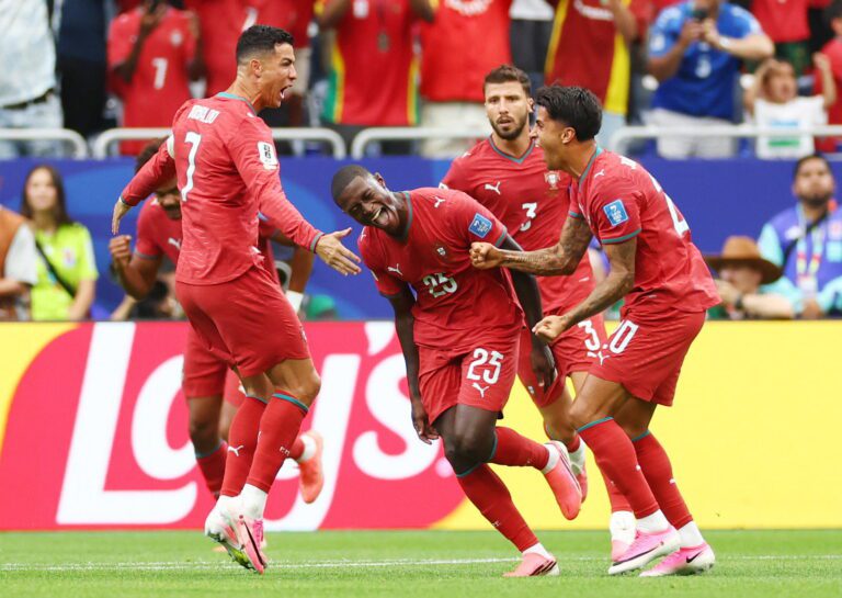 Le Portugal écrase l’Ouzbékistan (5-0), voici le doublé magnifique de Ronaldo Le Portugal écrase l’Ouzbékistan (4-0),