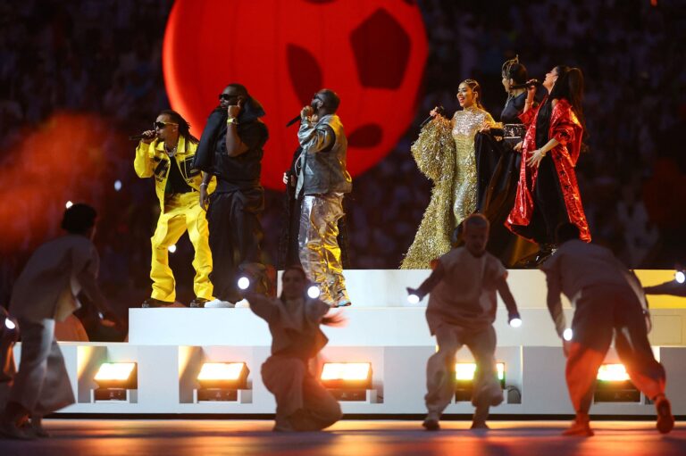 VIDEO : Tom Cruise, Post Malone, Shakira…Les meilleurs moments de la cérémonie de clôture les meilleurs moments de la cérémonie de clôture