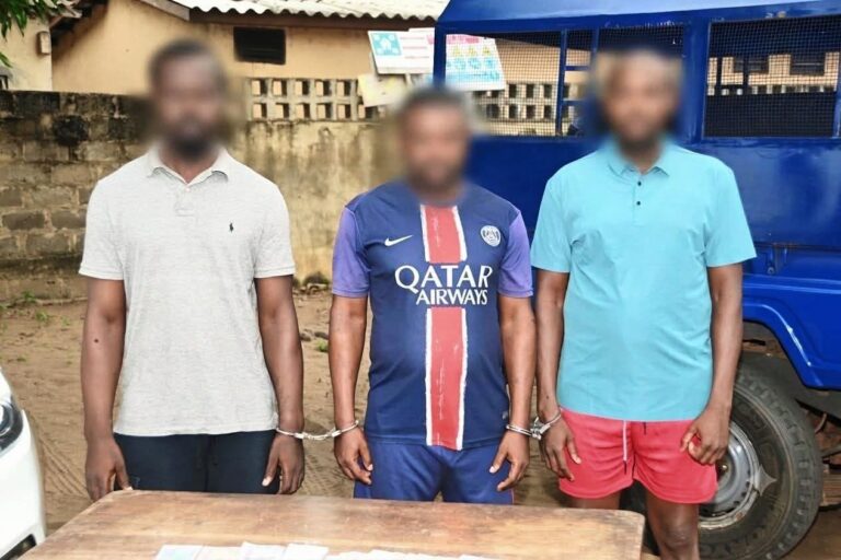 Togo : 03 suspects arrêtés après le vol de 62 millions de FCFA dans un centre islamique Togo : trois suspects arrêtés après le vol de 62 millions de FCFA dans un centre islamique