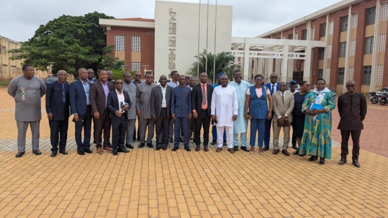 Togo : Lancement de la formation pour 304 nouveaux professeurs de mathématiques et sciences physiques Mama omorou