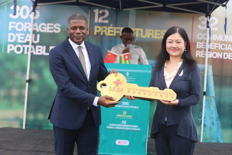 Togo : 305 nouveaux forages réceptionnés pour améliorer l’accès à l’eau potable Région des Plateaux : 305 nouveaux forages réceptionnés pour améliorer l'accès à l'eau potable