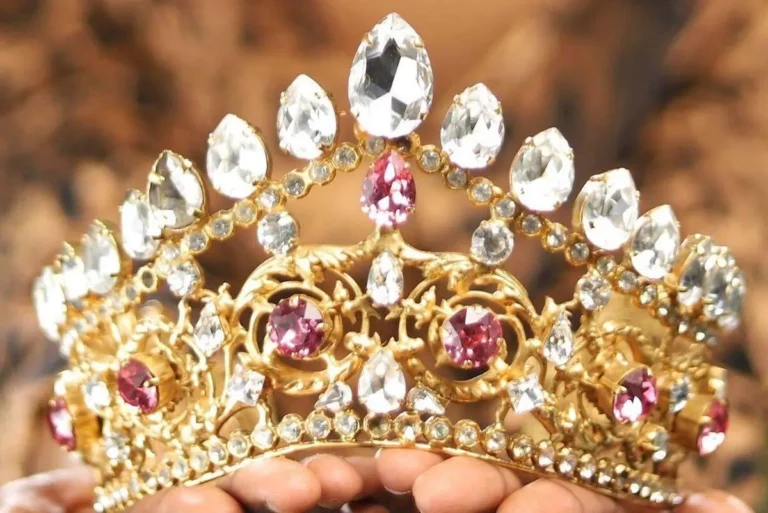 Miss Togo 2026 : Découvrez les cadeaux incroyables que va gagner la reine de la beauté Miss Togo 2025 : Découvrez les cadeaux incroyables réservés à la future reine Ce que va réellement gagner Miss Togo