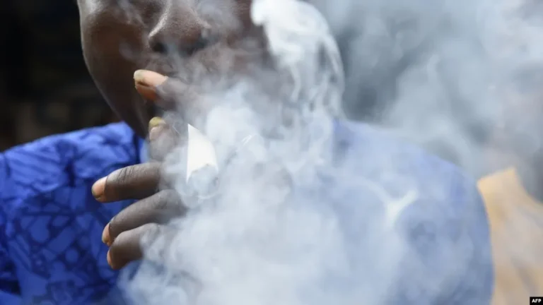 Rester sans drogue dans un monde qui glorifie la drogue