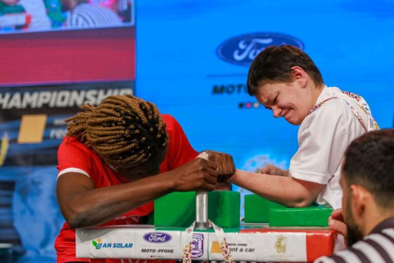 Le Bénin champion du monde de Bras de Fer grâce à Mauricette Houédanou Mauricette Houédanou offre au Bénin son premier titre mondial de bras de fer