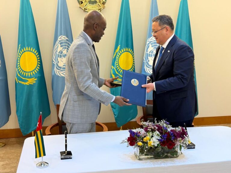 Le Togo et le Kazakhstan signent un accord d’exemption de visas Le Togo et le Kazakhstan signent un accord d’exemption de visas