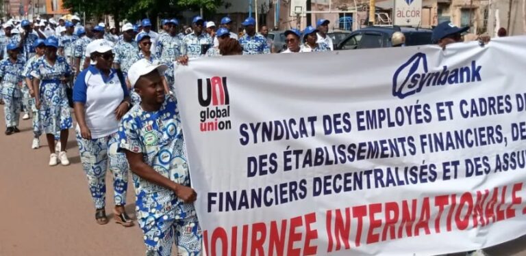 Grève de SYNASSUR et SYNBANK : Les syndicats font le point et dénoncent les manœuvres de SUNU Bank Togo Grève dans le secteur bancaire et des assurances : les syndicats SYNASSUR et SYNBANK dénoncent les manœuvres de SUNU Bank Togo