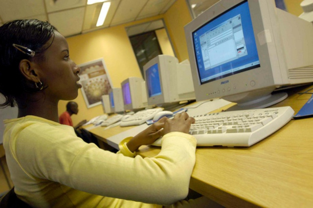 Au Cameroun, l’accès à internet est restreint Au Cameroun, l’accès à internet est restreint