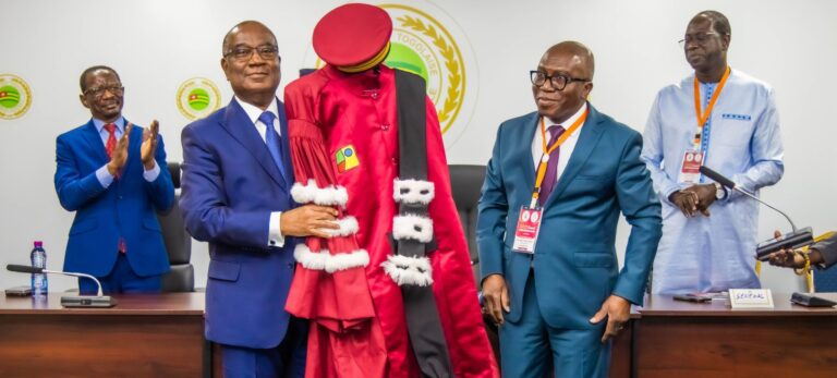 Faure Gnassingbé élevé au rang de Docteur Honoris Causa par l’EISMV de Dakar Togo : Faure Gnassingbé élevé au grade de Docteur Honoris Causa de l’EISMV de Dakar