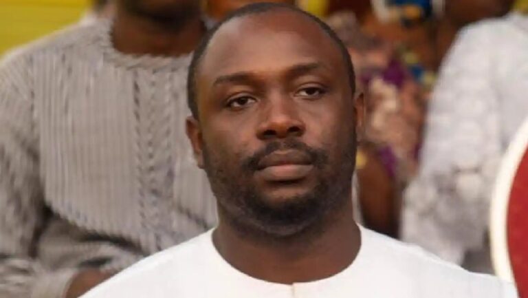 Bénin : Chabi YAYI, fils de l’ancien président Yayi Boni arrêté Bénin : Chabi Yayi, fils de l’ancien président Boni Yayi, interpellé par la police