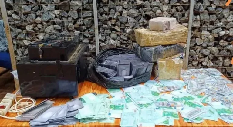 Insolite : Un homme arrêté pour avoir tenté d’acheter une moto avec de faux billets le suspect a avoué être la victime d'une escroquerie à la « multiplication d'argent » qui l'a transformé