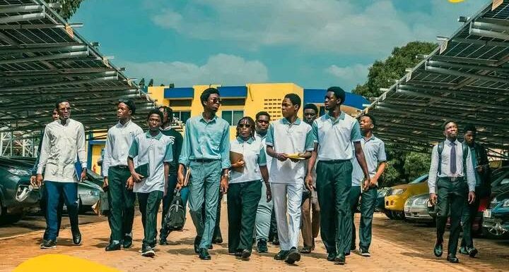 Yas Togo mise sur la jeunesse : Une journée d’immersion exclusive pour les talents de demain Yas Togo ouvre ses portes aux étudiants de Cours Lumière