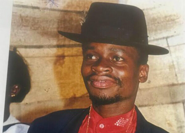 Exhumé 19 ans après sa mort, un test ADN révèle que 21 des 25 enfants du musicien Kafeero ne sont pas les siens Paul Job Kafeero