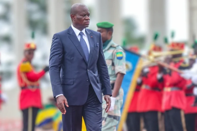 Détournement de 1 700 milliards de FCFA au Gabon : Le président donne un mois à 600 personnes de rembourser